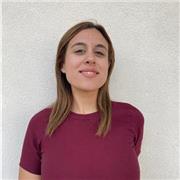 Offro lezioni private a bambini delle scuole elementari e medie, adattandole alle loro esigenze.